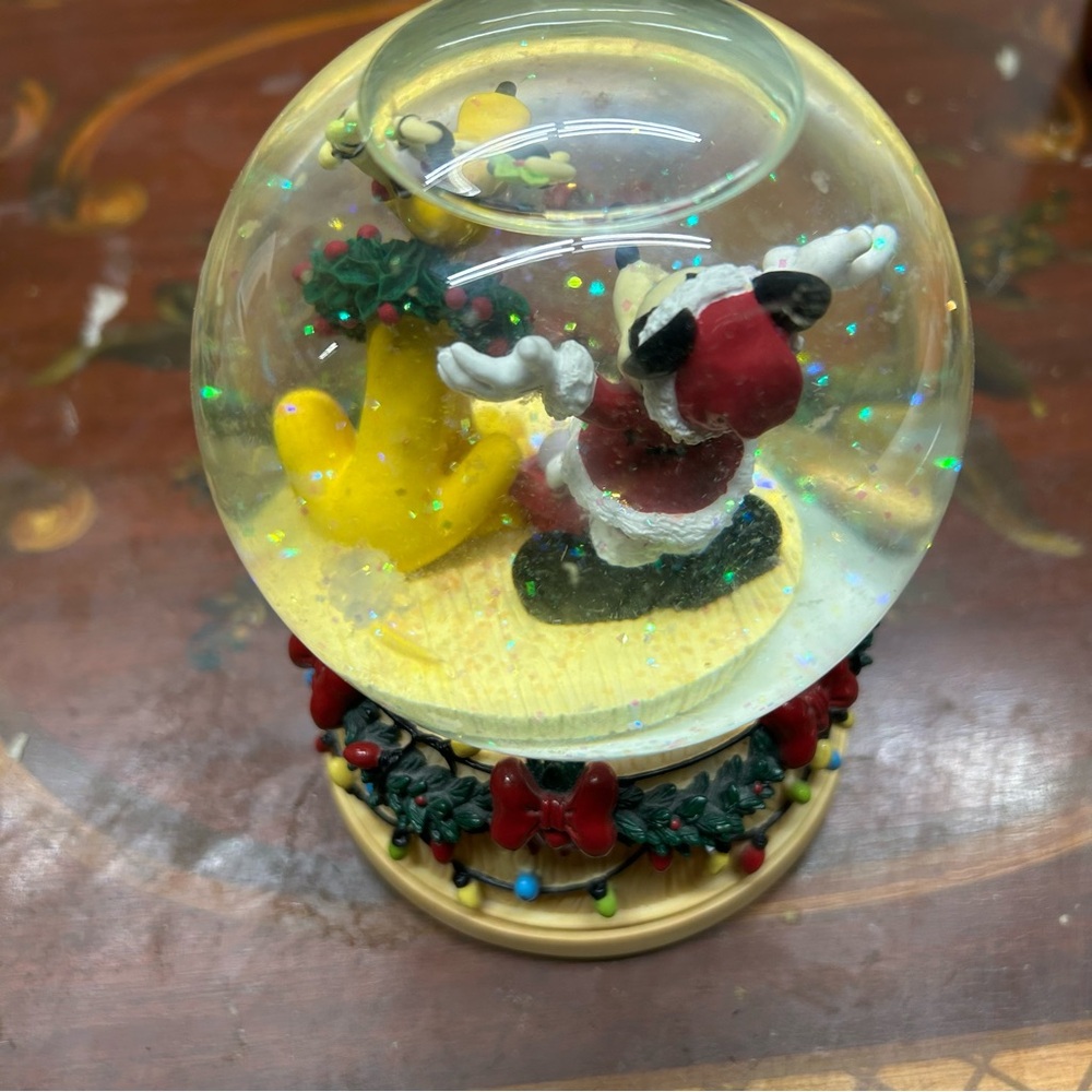 Vintage Disney Mickey and Pluto Christmas Musical Snow Globe - Picture 4 of 7